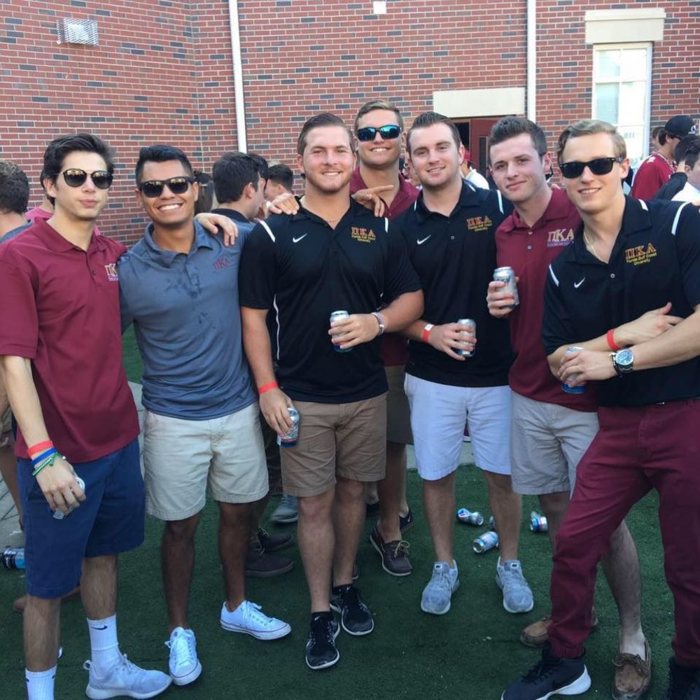 Meet your Posher, Max